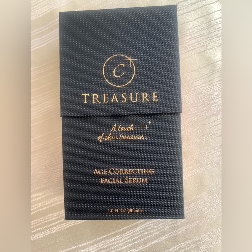 Age correcting Facial serum, rich in Vitamin C